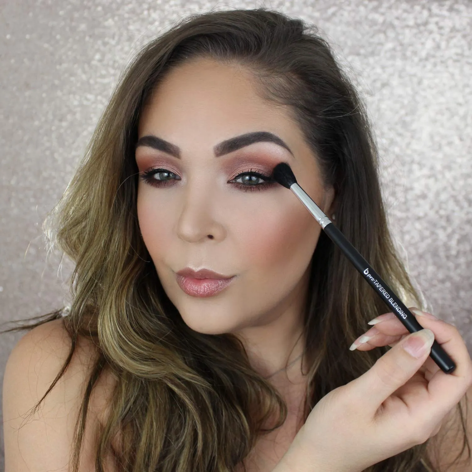 Tapered Blending Eyeshadow Makeup Brush – Beauty Junkees Professional Eye Shadow Blender Make Up Brush with Soft Fluffy Natural Hair Dome Bristles for a Beautifully Blended Crease; Premium Quality